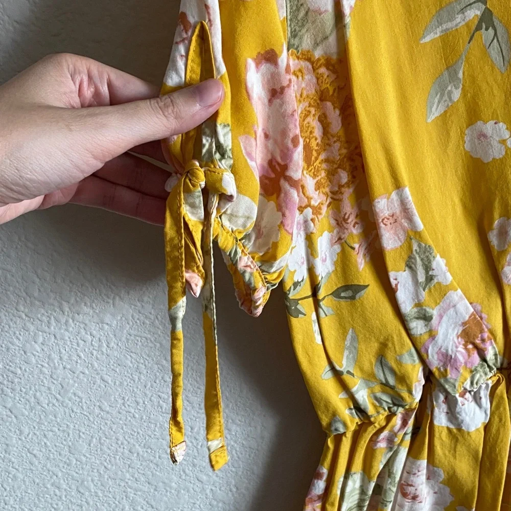 Harve Benard Yellow Floral Blouse - Picture 4 of 12